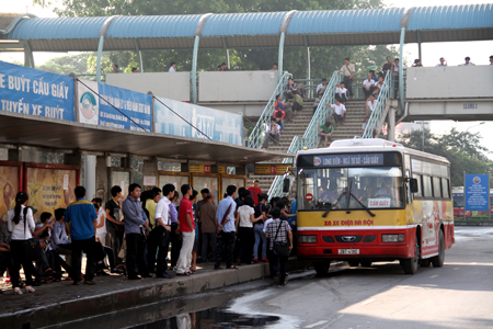 Hà Nội Chính thức tăng giá vé xe buýt từ ngày 1 10 2012